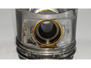 Píst 0841Y   BMW 5 F10 F11  pro naftový motor 5.0  