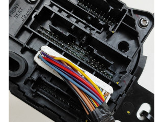 Блок комфорта 167097700A, 165765030B   Tesla Model Y   