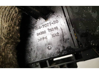 Блок предохранителей  243827s010, 7154-7077-30   Nissan Armada (WA60)    