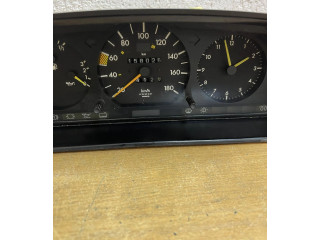 Přístrojová deska  Mercedes-Benz E W124 1993 87001199, F3125  