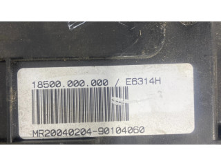 Блок предохранителей  18500000000, 90104060   BMW X3 E83    