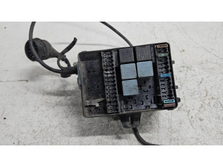   Pojistková skříňka 08877100, 1370760   BMW 3 E30 1989