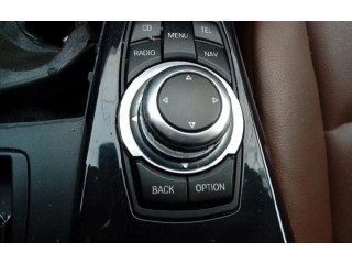 Pojistková skříňka Радио/ проигрыватель  / навигация    BMW 5 E60 E61 2010