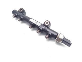 Vstřikovací lišta 9685297580, 143171385   Peugeot 3008 II    BHZ(DV6FC) 
