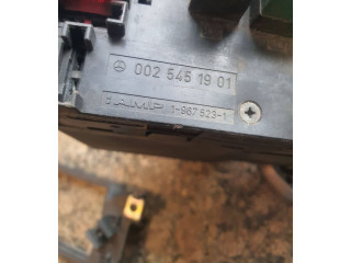   Pojistková skříňka 0005401050, 0025451901   Mercedes-Benz E W210 2000
