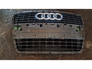 Верхняя решётка Audi A8 S8 D3 4E 2002-2009 года 4E0853651AE      