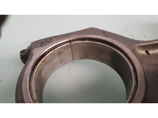 Píst 7624408, 11247624408   BMW 4 F32 F33  pro benzínový motor 2.8 N26 