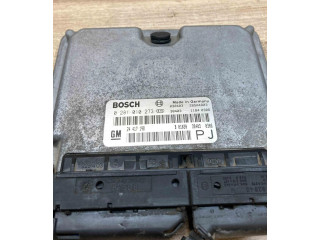 Блок управления двигателем Блок управления 24417198, 0281010273   Opel Omega B2