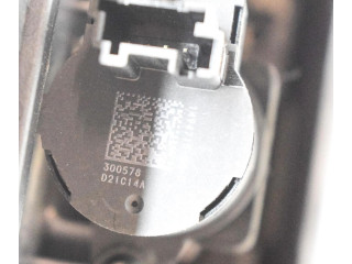 Дисплей    149471500A, 108954300J   Tesla Model 3