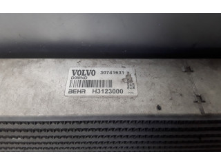 Интеркулер  30741631, H3123000   Volvo V50 2.4
