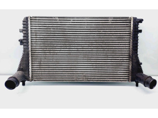 Интеркулер  3C0146805AD   Volkswagen Tiguan 