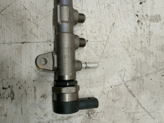 Vstřikovací lišta 851162903   BMW 1 F20 F21     