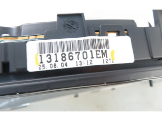 Přístrojová deska  Opel Vectra C 2004 13186701EM, 13186701EM  