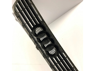 Передняя решётка Audi A6 S6 C4 4A 1994-1997 года 4A0853651C      