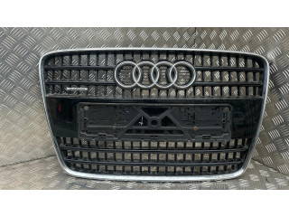 Верхняя решётка Audi Q7 4L 2005-2015 года 4L0853651      