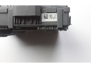 Блок предохранителей T1EE711   Honda CR-V    