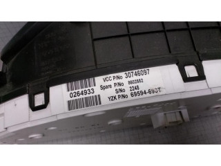 Панель приборов 30746097, 8602882   Volvo V70       