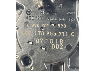 Моторчик заднего дворника 0390201598, 1T0955711C    Volkswagen Touran I