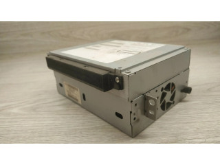 Радио/ проигрыватель CD/DVD / навигация