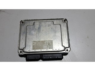 Блок управления двигателя 074906018AH, 0281010681   Volkswagen Transporter - Caravelle T4