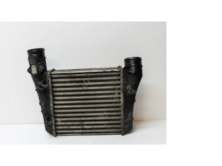 Интеркулер  8E0145805AA   Audi A4 S4 B7 8E 8H 2.0