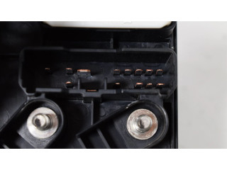   Pojistková skříňka 82241SC020   Subaru Forester SH 2008