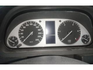Přístrojová deska  Mercedes-Benz B W245 2009   