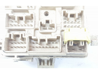 Блок предохранителей 8264160020, 8273160020   Toyota Land Cruiser (HDJ90)    