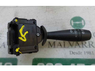 Ручка стеклоочистителей 8201168008, 255671453R   Dacia Lodgy