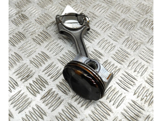 Píst 32298424, 31401957   Volvo XC40    B 4204 T47 