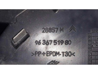 Передняя решётка Citroen C5 2001-2004 года 9636751980      