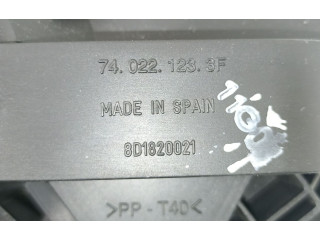 Вентилятор печки    8D1820021, 740221233F   Volkswagen Passat Alltrack