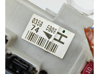   Pojistková skříňka 8273060080   Toyota Land Cruiser (BJ70) 2005