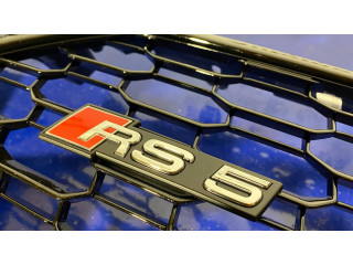 Верхняя решётка Audi RS5  8W6853651      