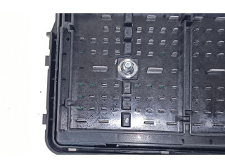 Блок предохранителей  95202895   Opel Antara    