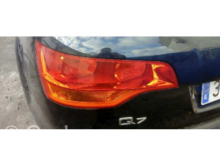 Задний фонарь      Audi Q7 4L   2005-2015 года