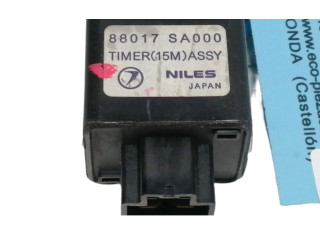 Блок предохранителей 88017SA000   Subaru Forester SG    
