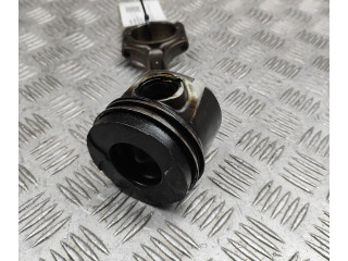Píst 31339996, 31401216   Volvo V60    D 5204 T2 
