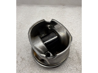  Поршень  11258584899, 8584899  BMW 5 G30 G31  