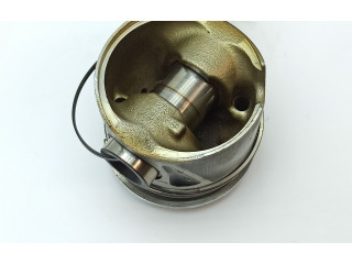 Píst 8349F, 65100   Mercedes-Benz E W212    651.924 