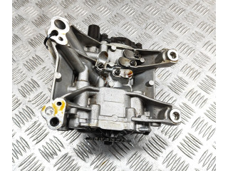 Масляный насос  B58 B30 A 7643046, 72336351  BMW 2 F22 F23 