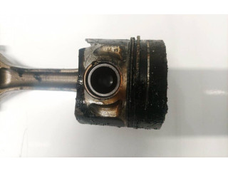 Píst    Audi A6 S6 C5 4B     