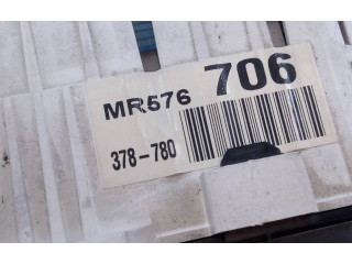 Přístrojová deska  Mitsubishi Montero 2004 MR676706  