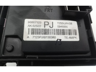   Pojistková skříňka 96867123   Chevrolet Astra 2010