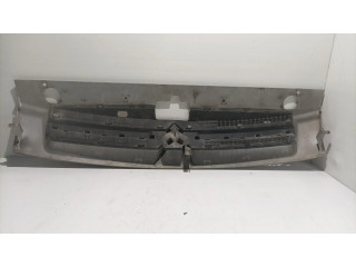 Передняя решётка Citroen Berlingo 2003-2007 года 7804N2      