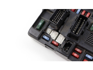 Поршень Блок предохранителей 8HZ 9650618380, T118470004M  Peugeot 1007  