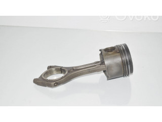 Píst    BMW 7 E38  pro naftový motor 3.9 E38 740d M67 D39 (398D1) 3,9 L 1 