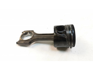 Píst    BMW 7 E65 E66  pro naftový motor 3.0 306D3 