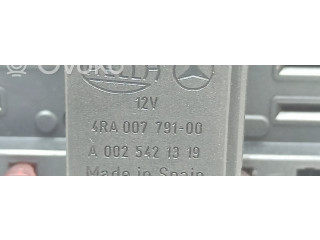 Блок предохранителей 2095450601, 5DK00848601   Mercedes-Benz CLK A209 C209    