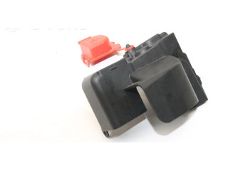 Крышка блока предохранителей 8715688, 61148715688   BMW i4    